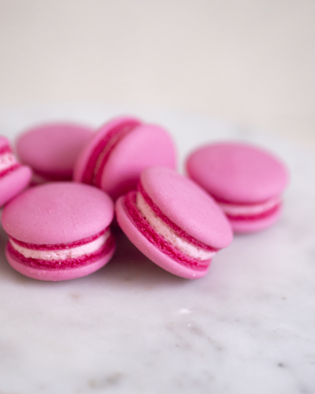 Mansikka macaron